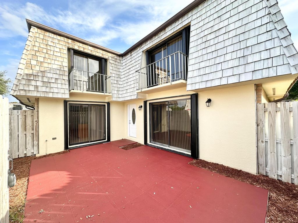 Photo of 60 Lake Arbor Drive, Palm Springs, FL 33461 (MLS # R10945027)