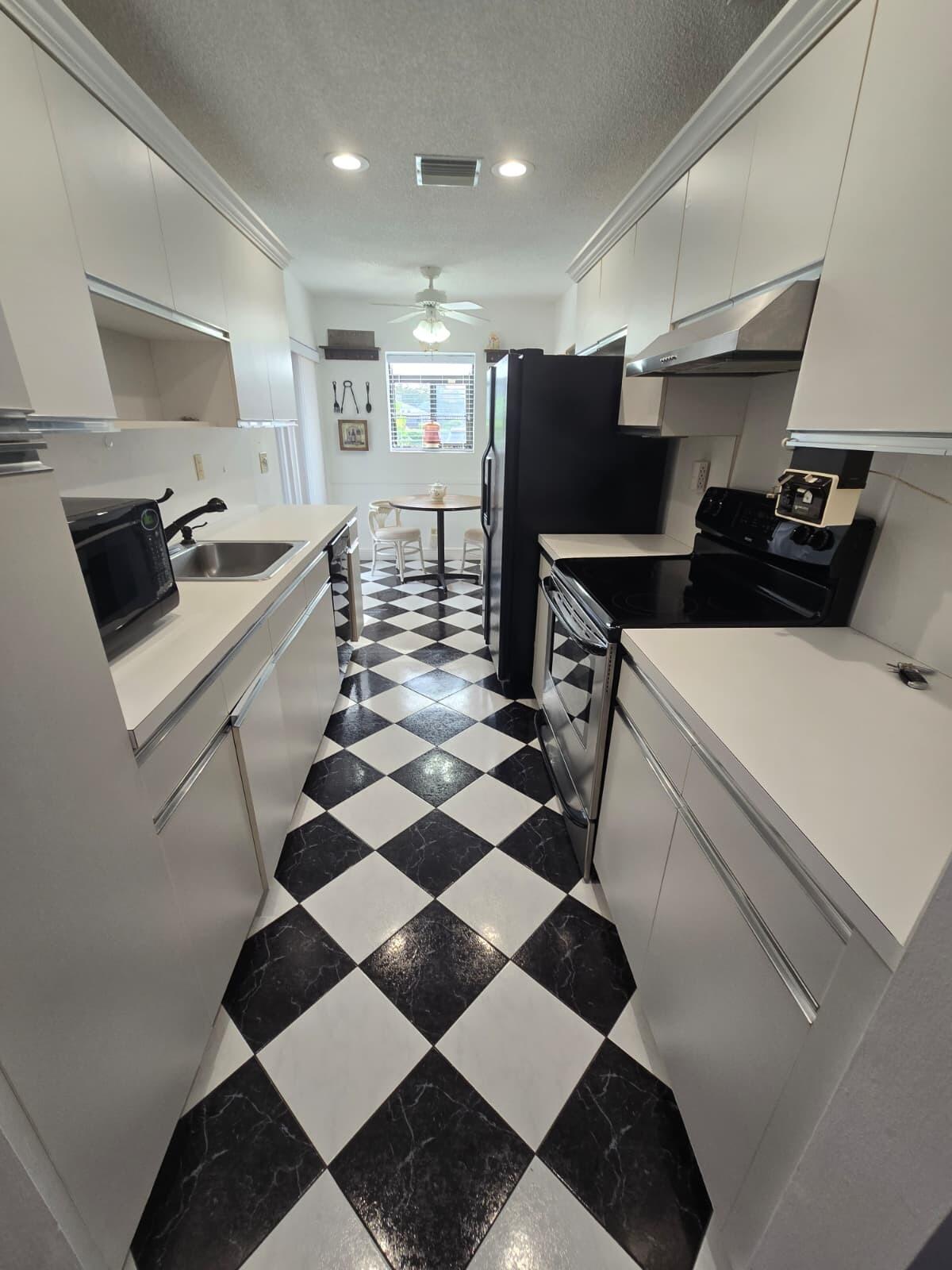 HIGH POINT OF DELRAY WEST CONDO SEC 3 - Residential