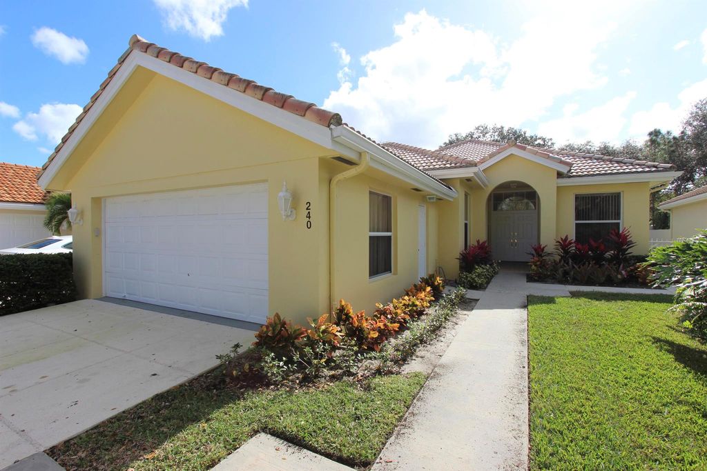 Photo of 240 Sussex Circle, Jupiter, FL 33458 (MLS # R11105455)