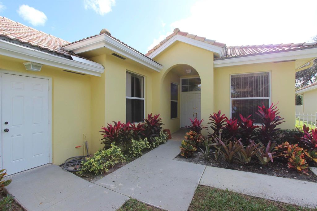 Photo of 240 Sussex Circle, Jupiter, FL 33458 (MLS # R11105455)