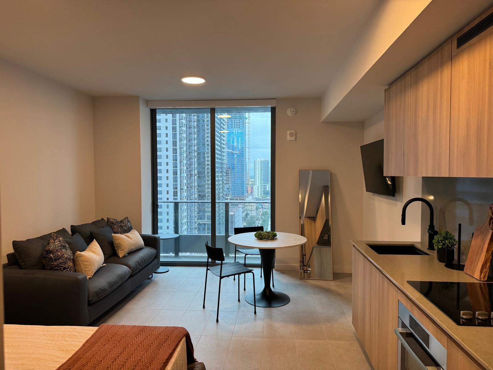 CITY OF MIAMI NORTH BLK 62 PB B-41 - Residential Lease