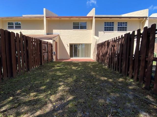 PALM-AIRE VILLAGE - Residential