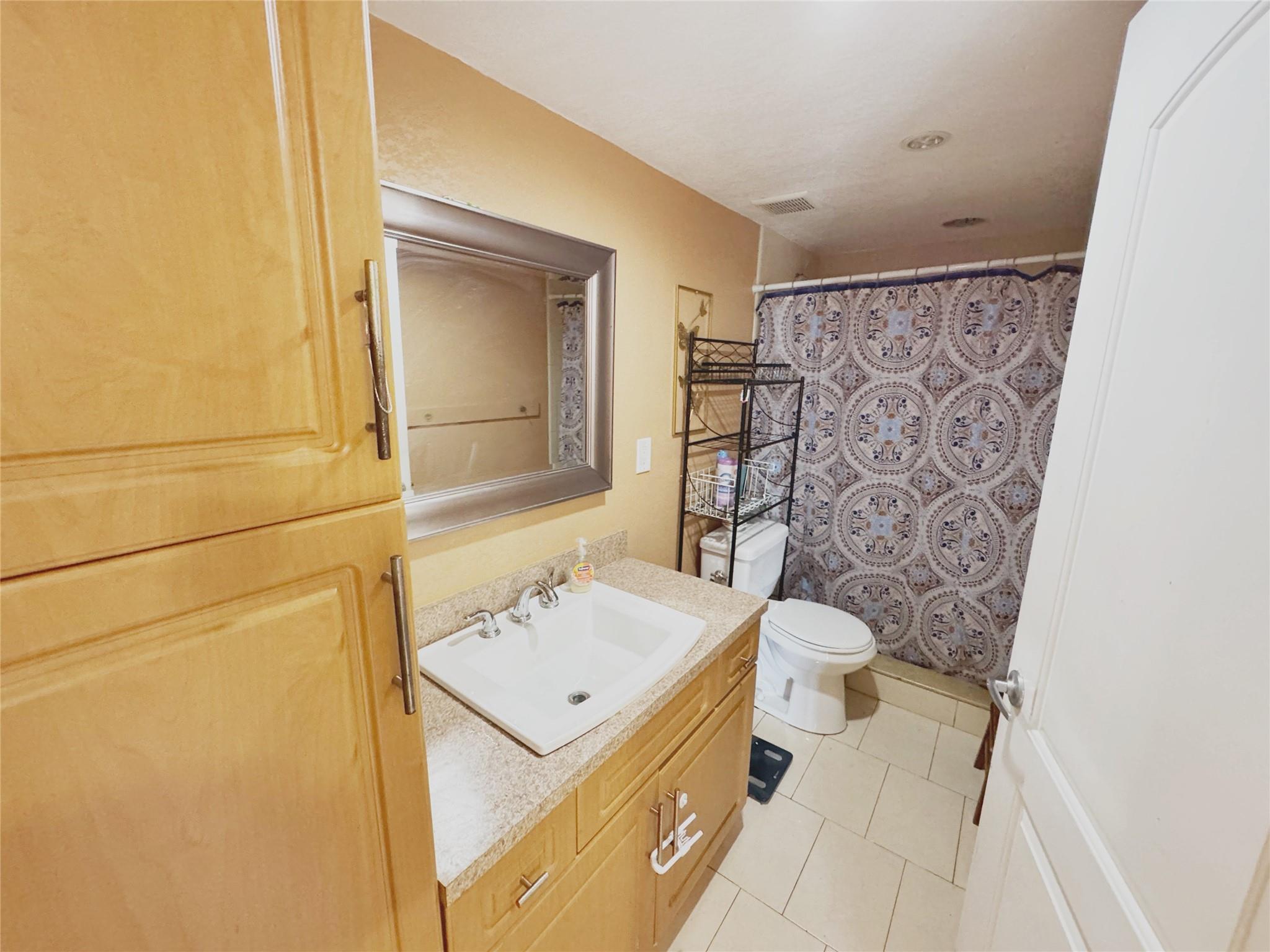 International Condo - Residential