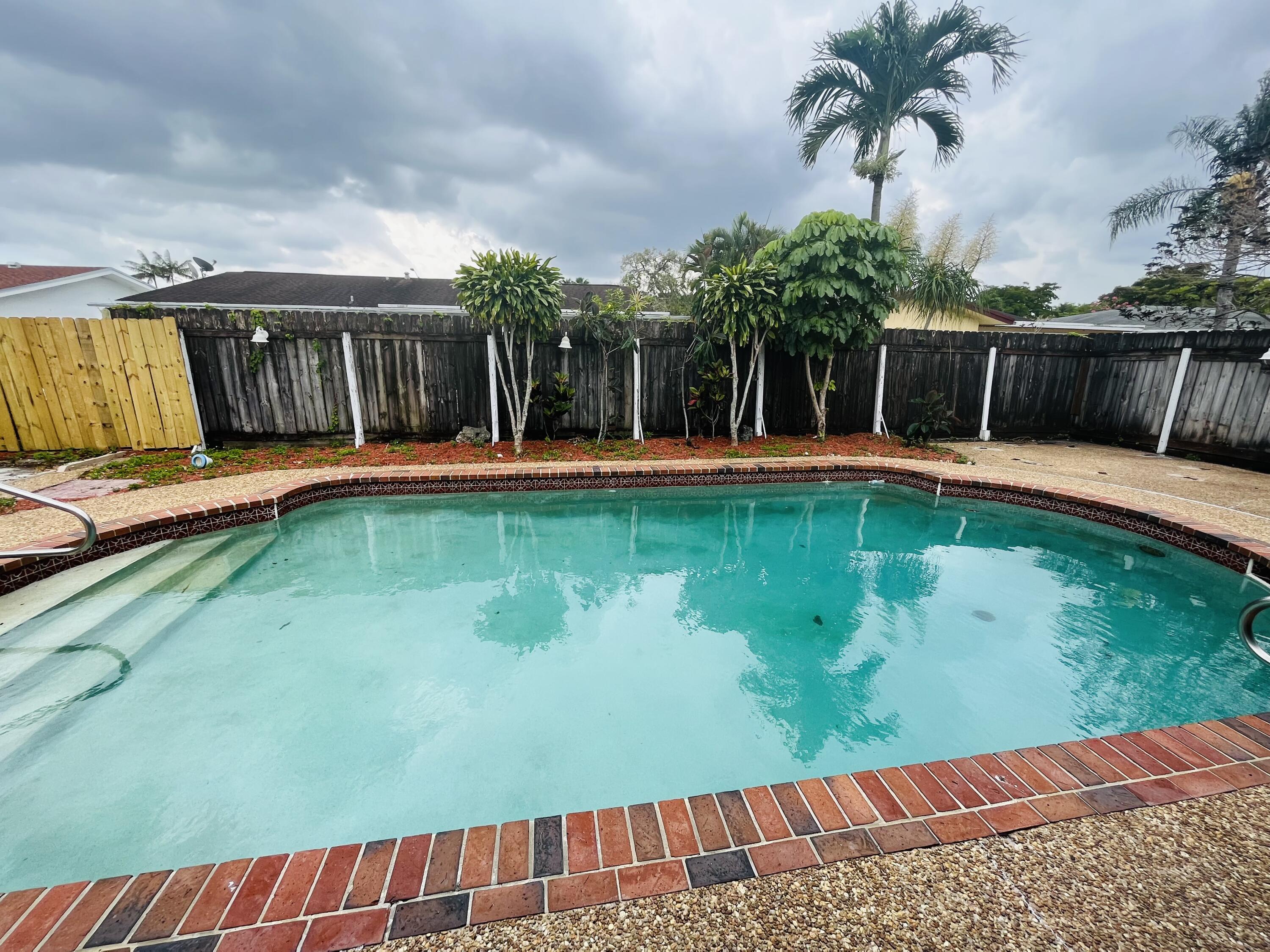 PALM-AIRE VILLAGE 2ND SEC - Residential Lease