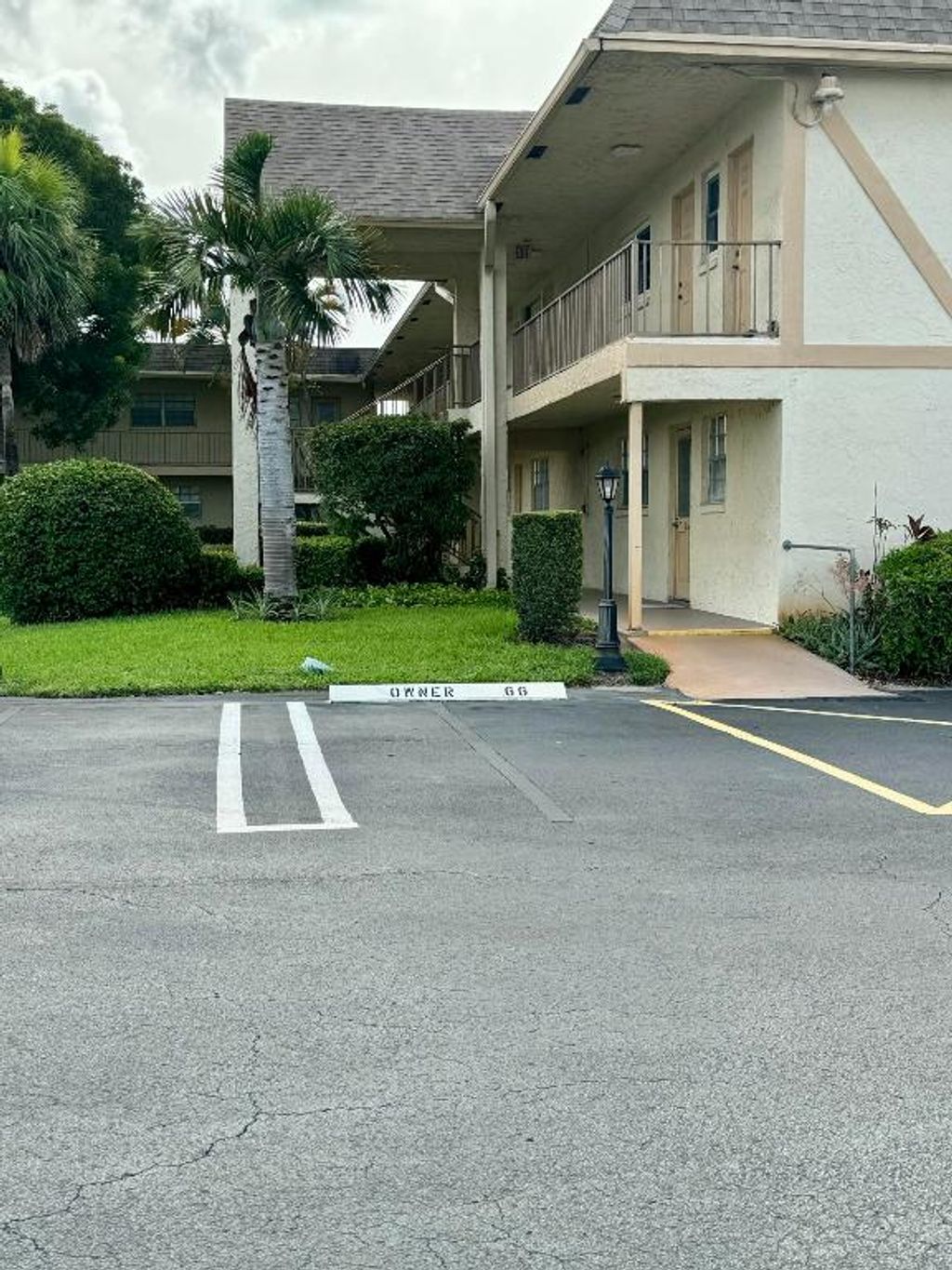 Photo of 1700 Dover Rd. Road #113a, Delray Beach, FL 33445 (MLS # R11121032)