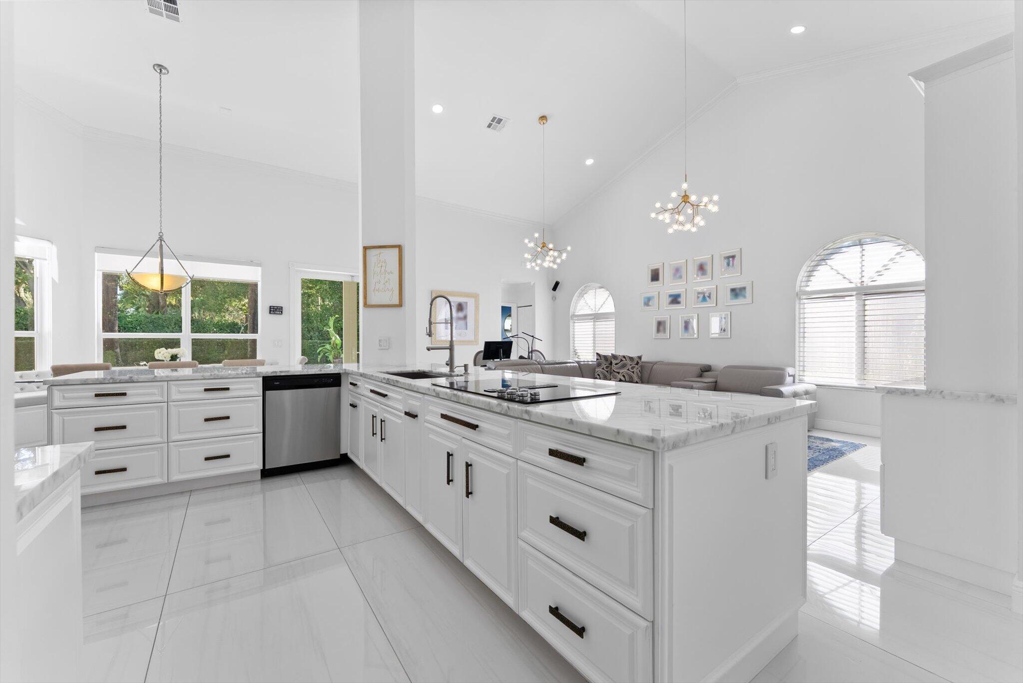 Tequesta Lakes  COUNTRY I - Residential