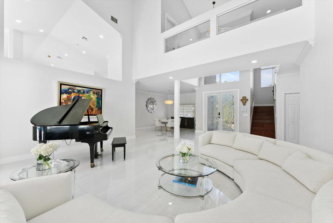 Tequesta Lakes  COUNTRY ISLES - Residential