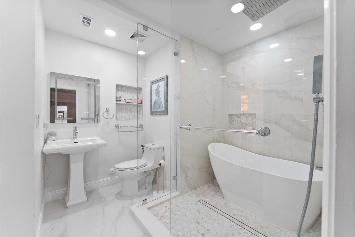 Tequesta Lakes  COUNTRY ISLES - Residential