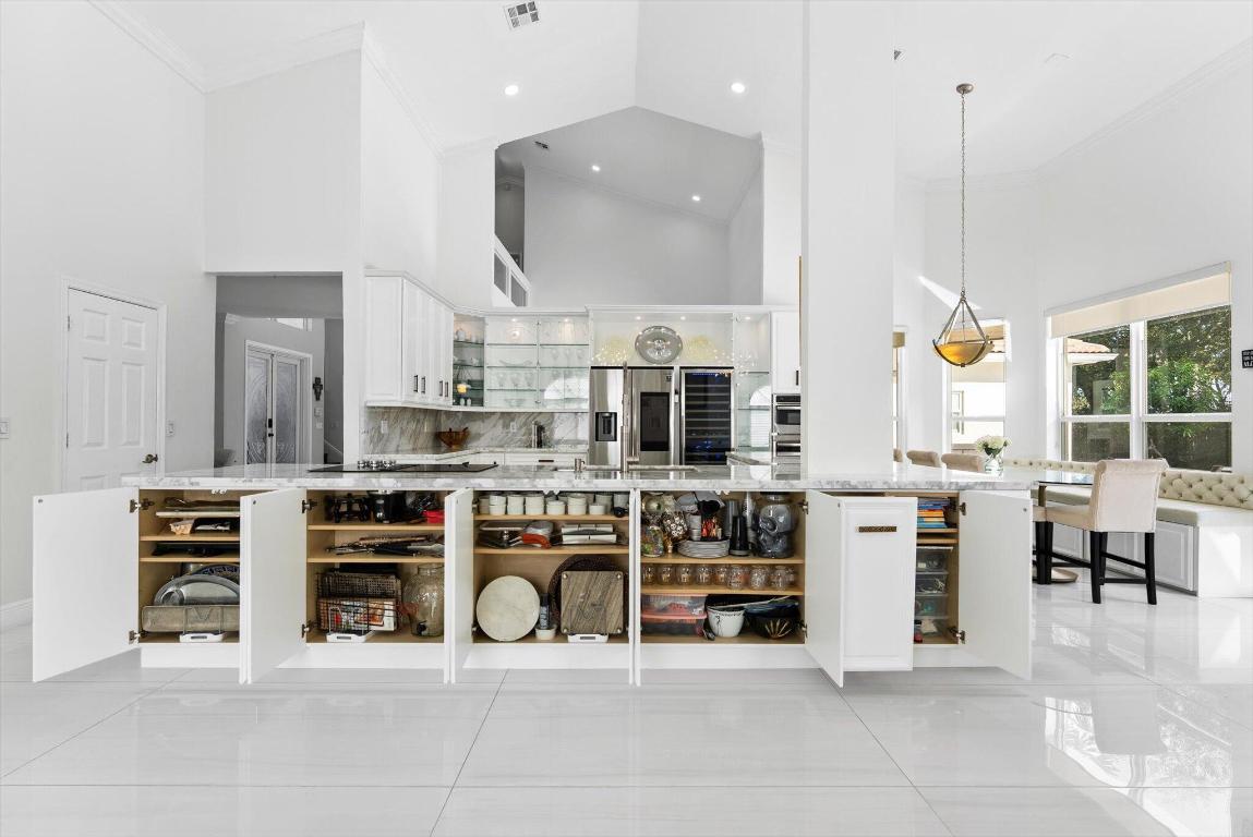 Tequesta Lakes  COUNTRY ISLES - Residential