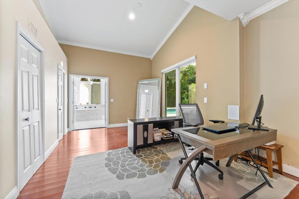 Tequesta Lakes  COUNTRY ISLES - Residential