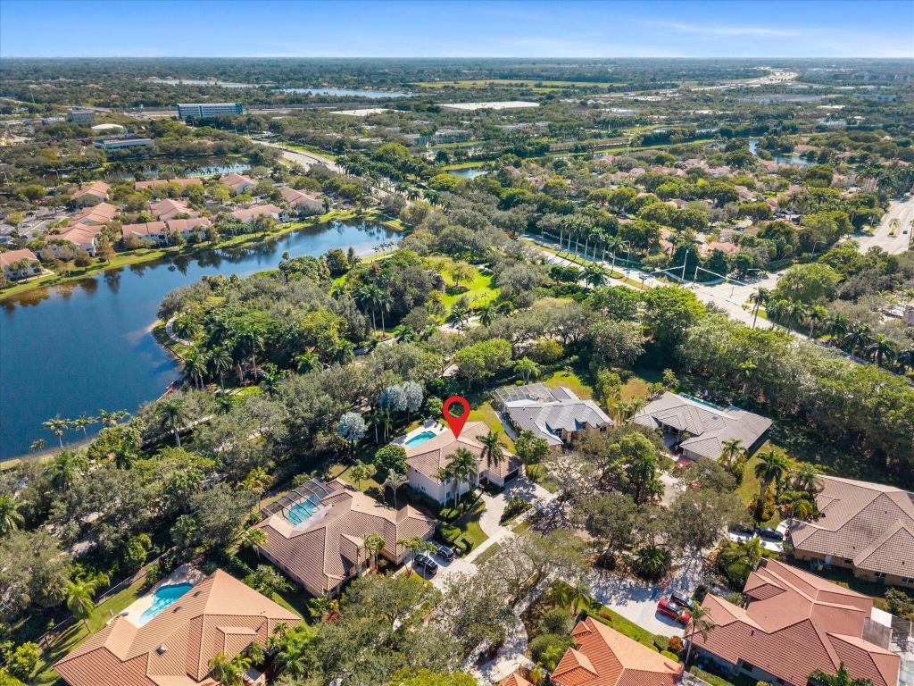 Tequesta Lakes  COUNTRY ISLES - Residential