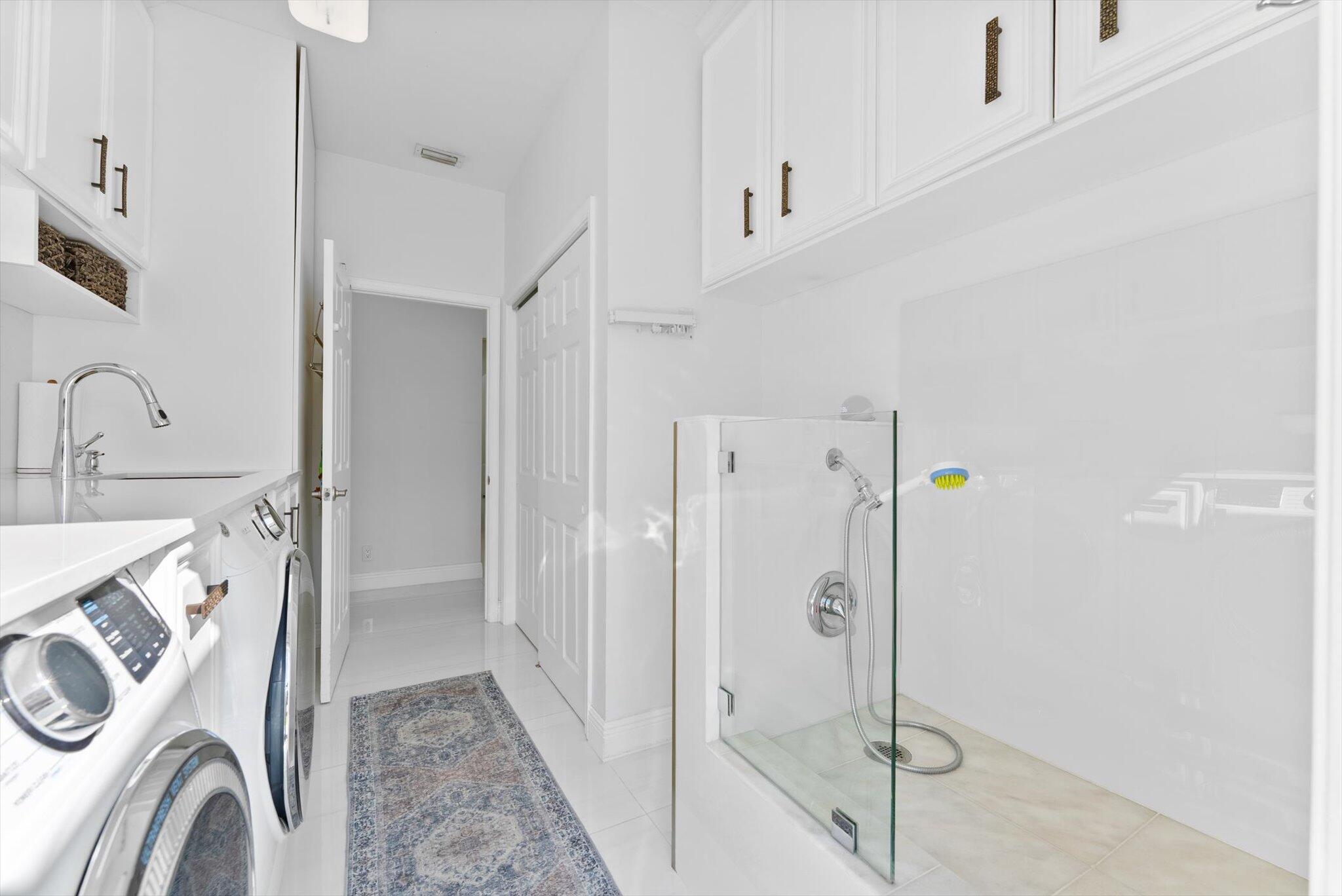 Tequesta Lakes  COUNTRY ISLES - Residential