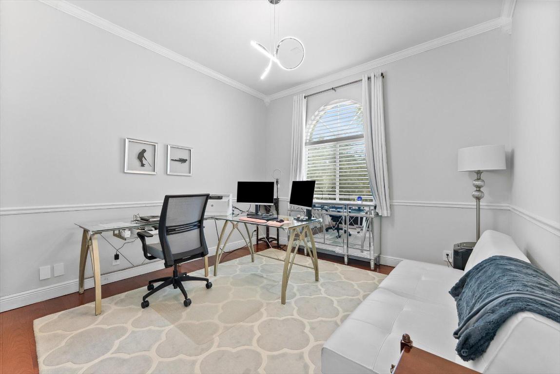 Tequesta Lakes  COUNTRY ISLES - Residential