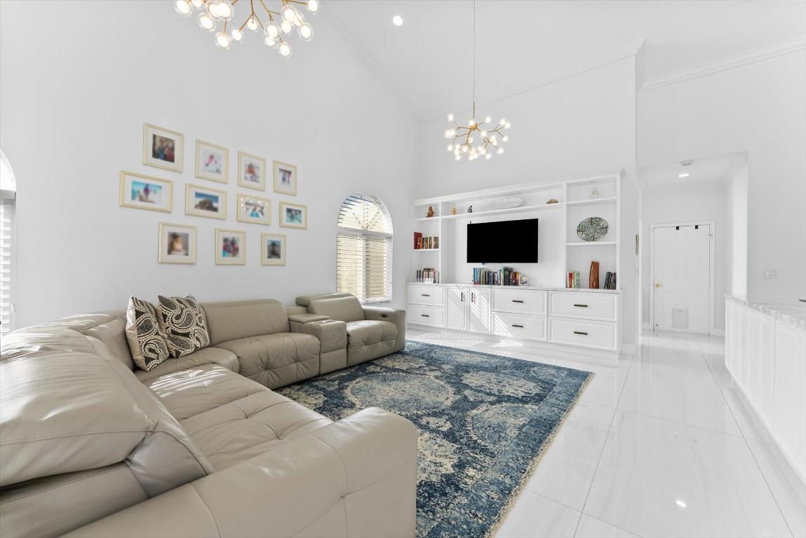 Tequesta Lakes  COUNTRY ISLES - Residential