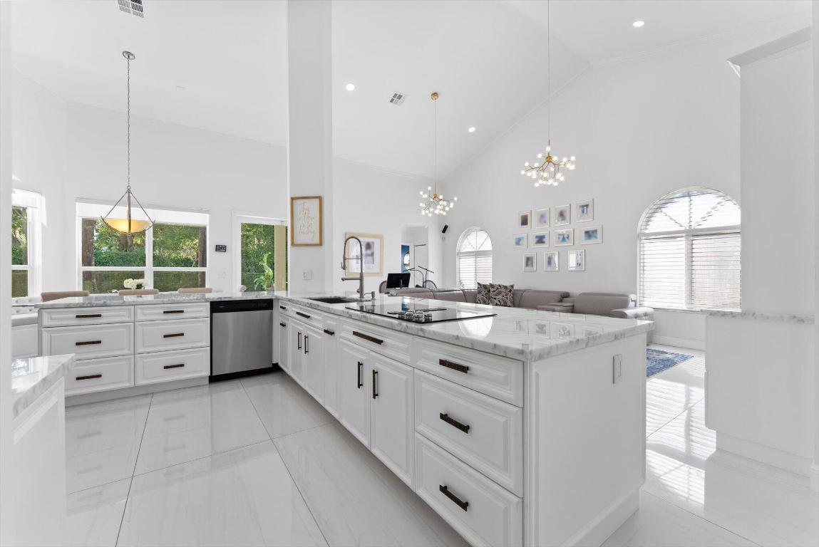 Tequesta Lakes  COUNTRY ISLES - Residential