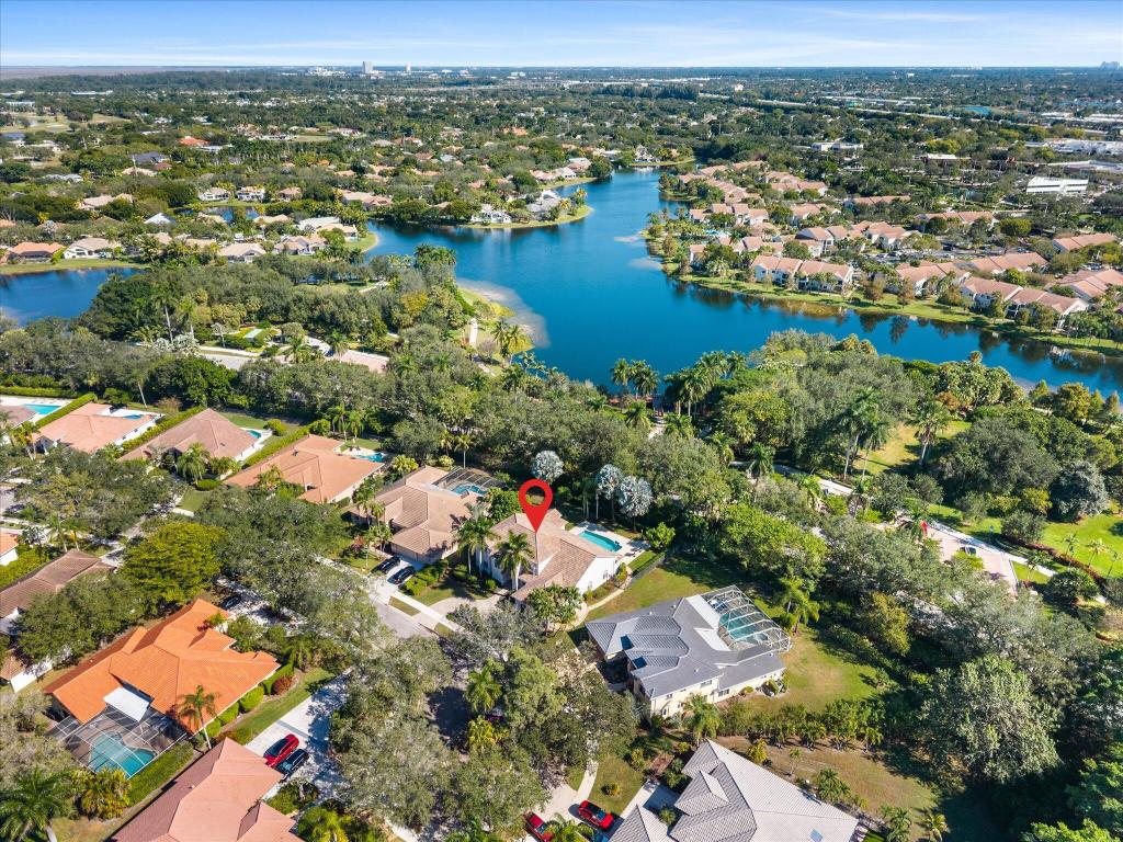 Tequesta Lakes  COUNTRY ISLES - Residential