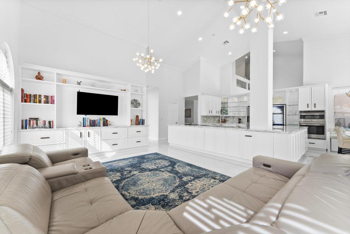 Tequesta Lakes  COUNTRY ISLES - Residential