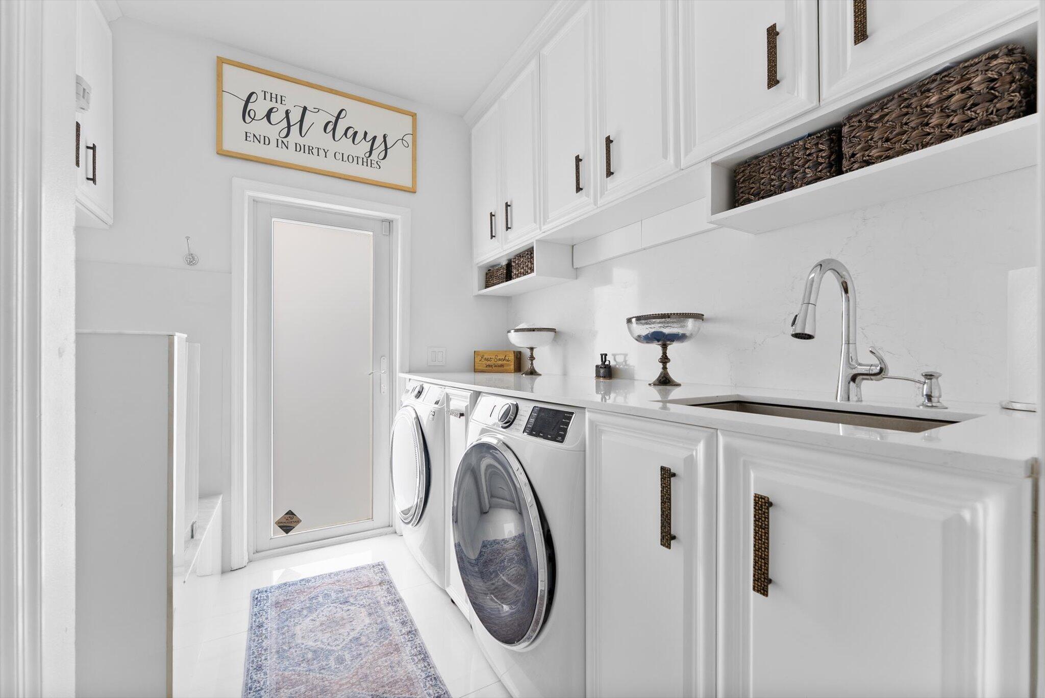 Tequesta Lakes  COUNTRY ISLES - Residential