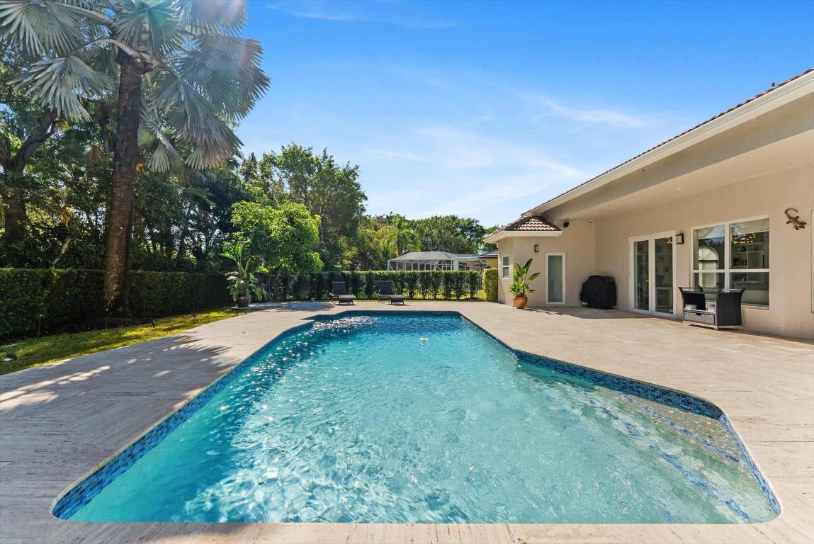 Tequesta Lakes  COUNTRY ISLES - Residential