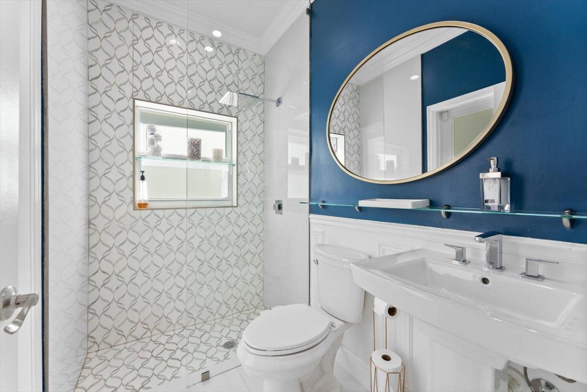 Tequesta Lakes  COUNTRY ISLES - Residential