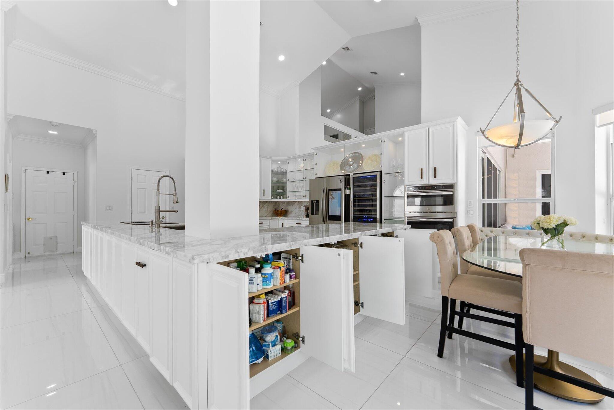 Tequesta Lakes  COUNTRY ISLES - Residential