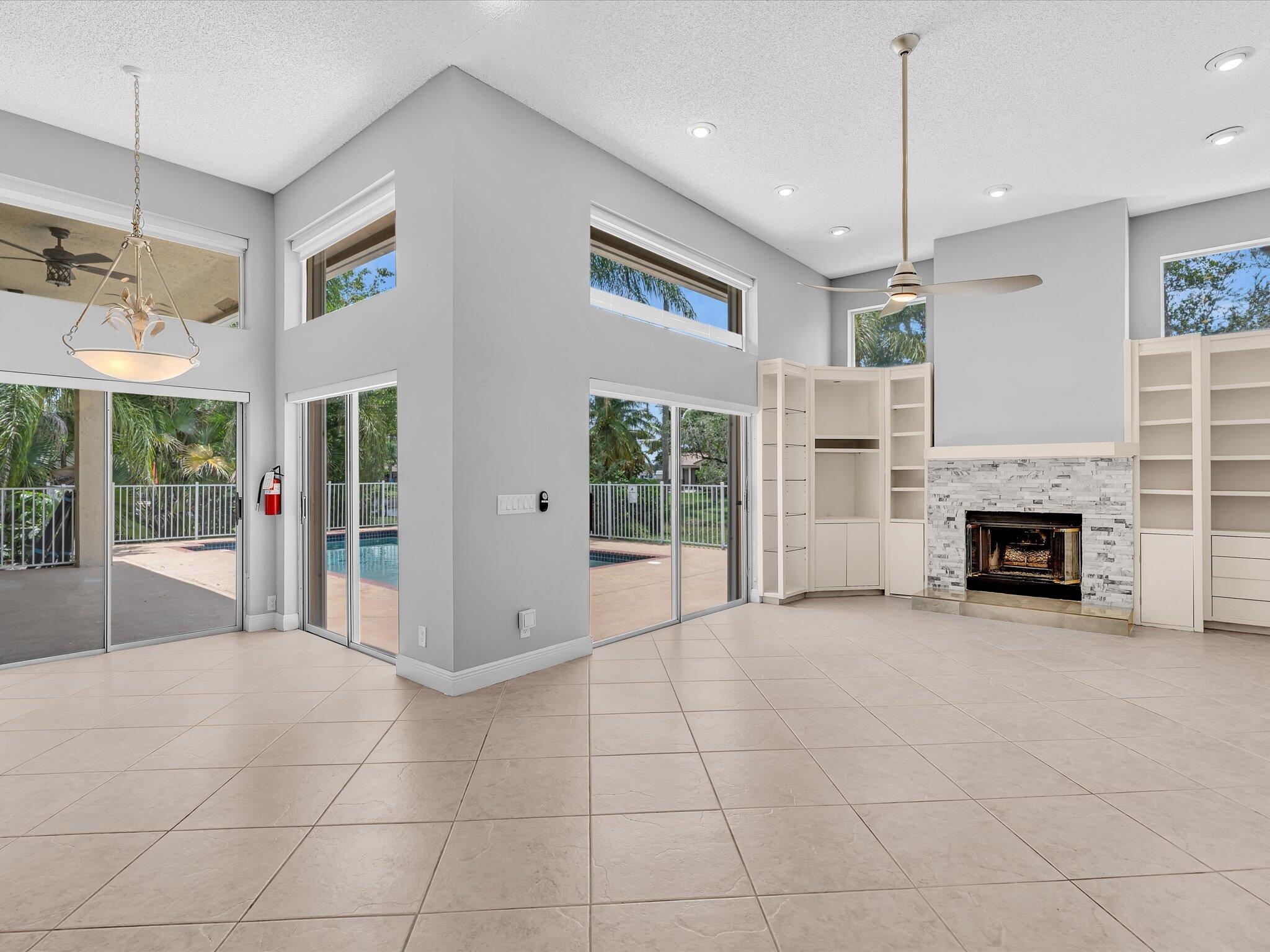 GLENOAKS - Residential