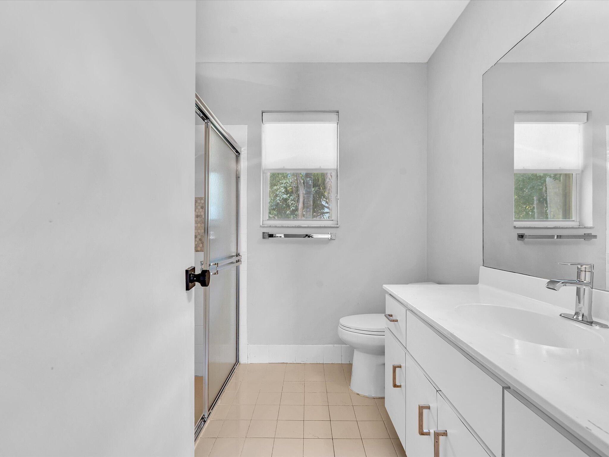 GLENOAKS - Residential