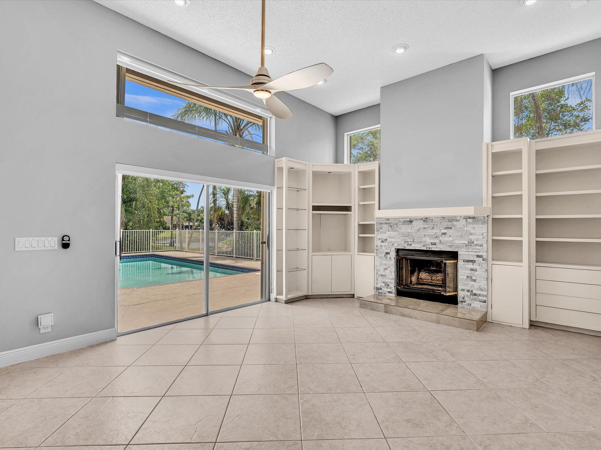 GLENOAKS - Residential