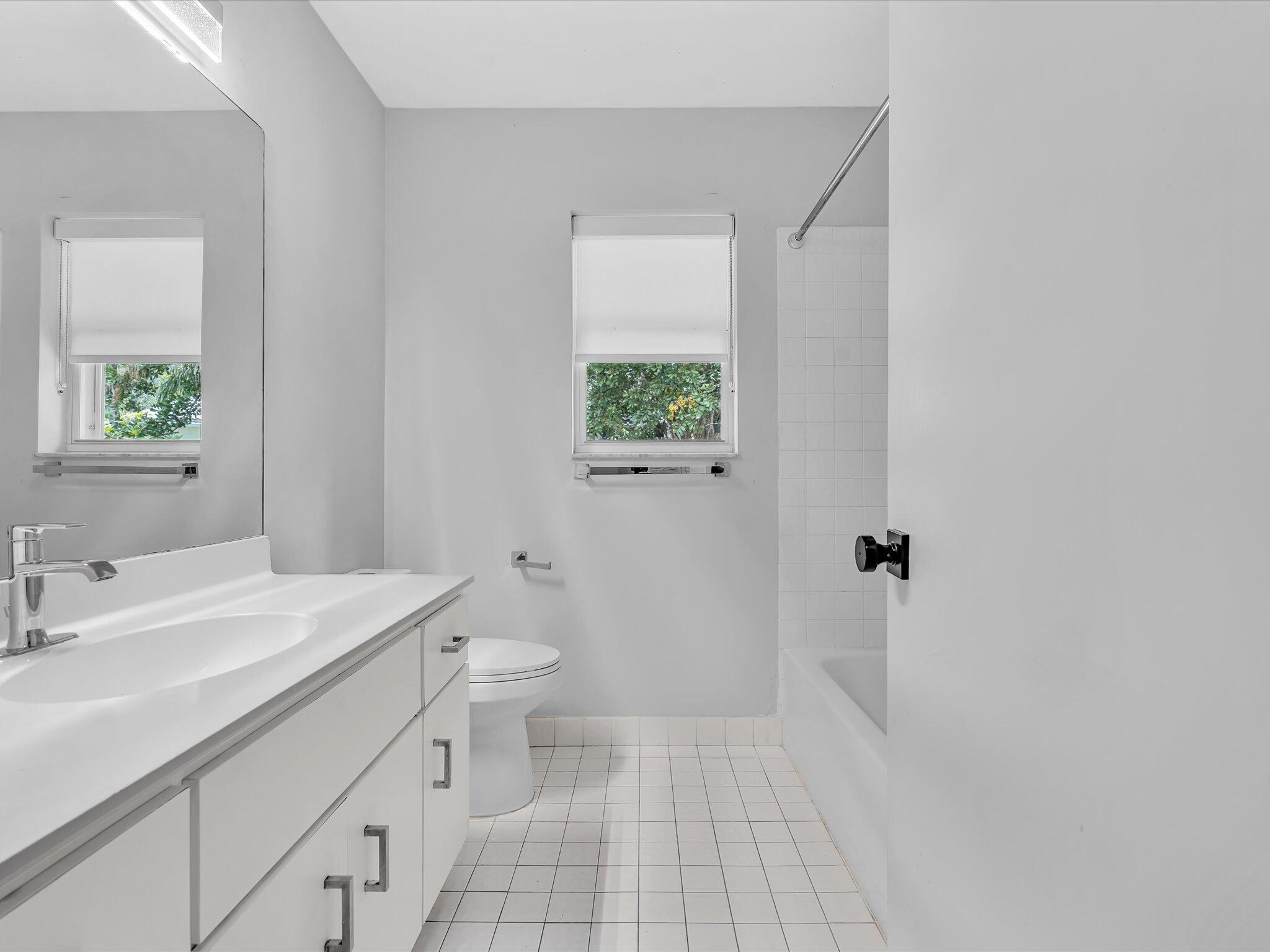 GLENOAKS - Residential