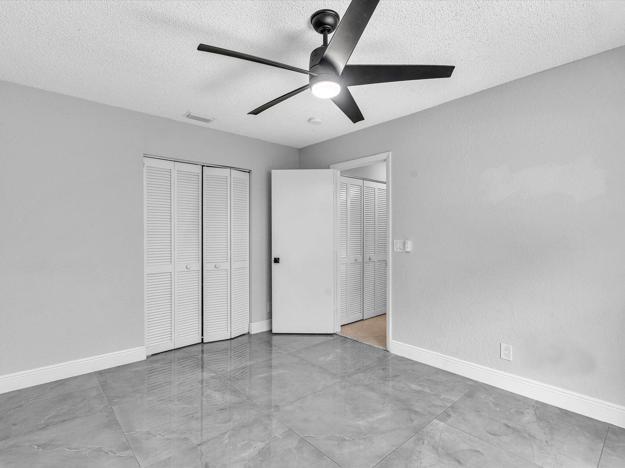 GLENOAKS - Residential