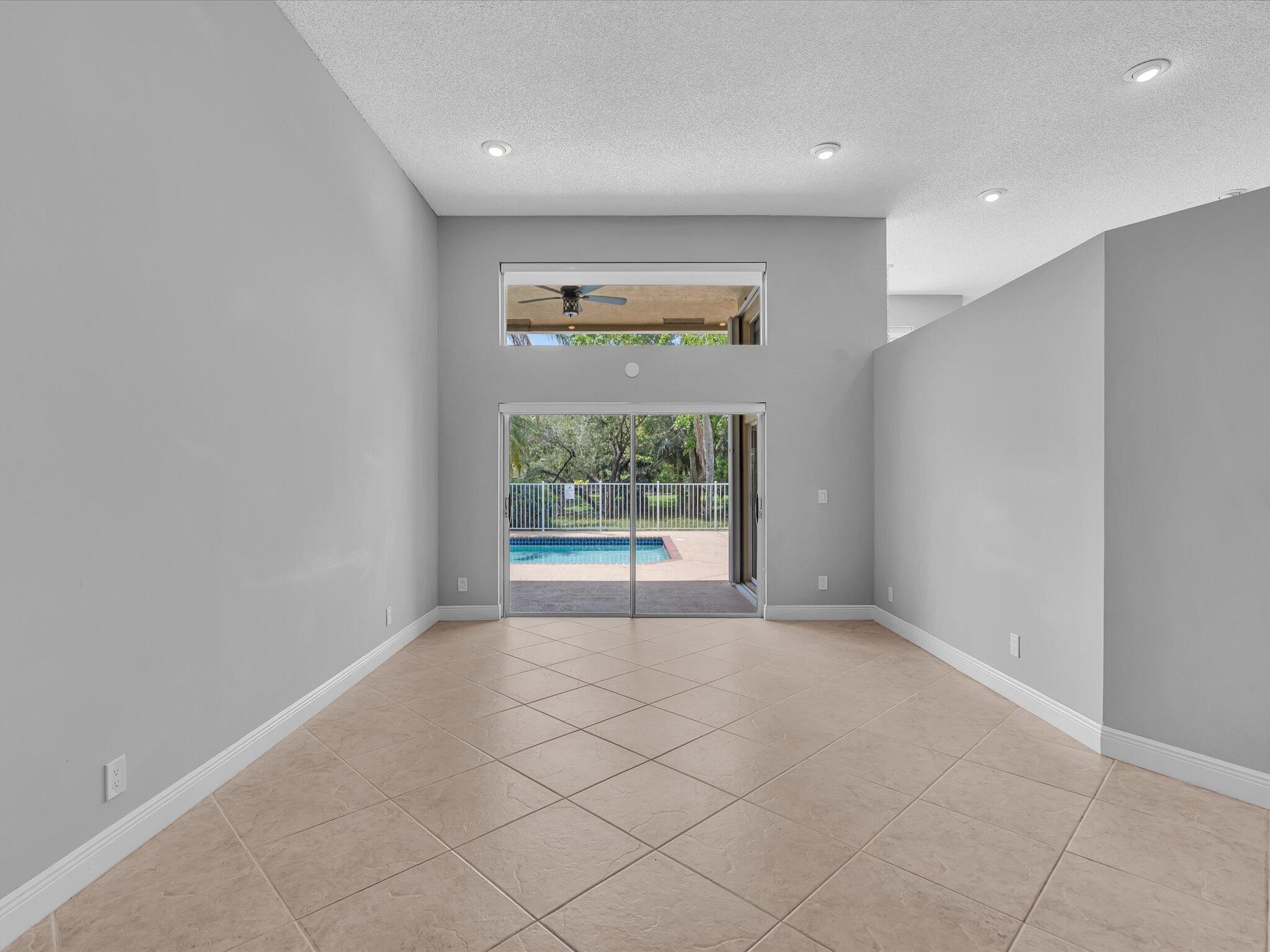 GLENOAKS - Residential