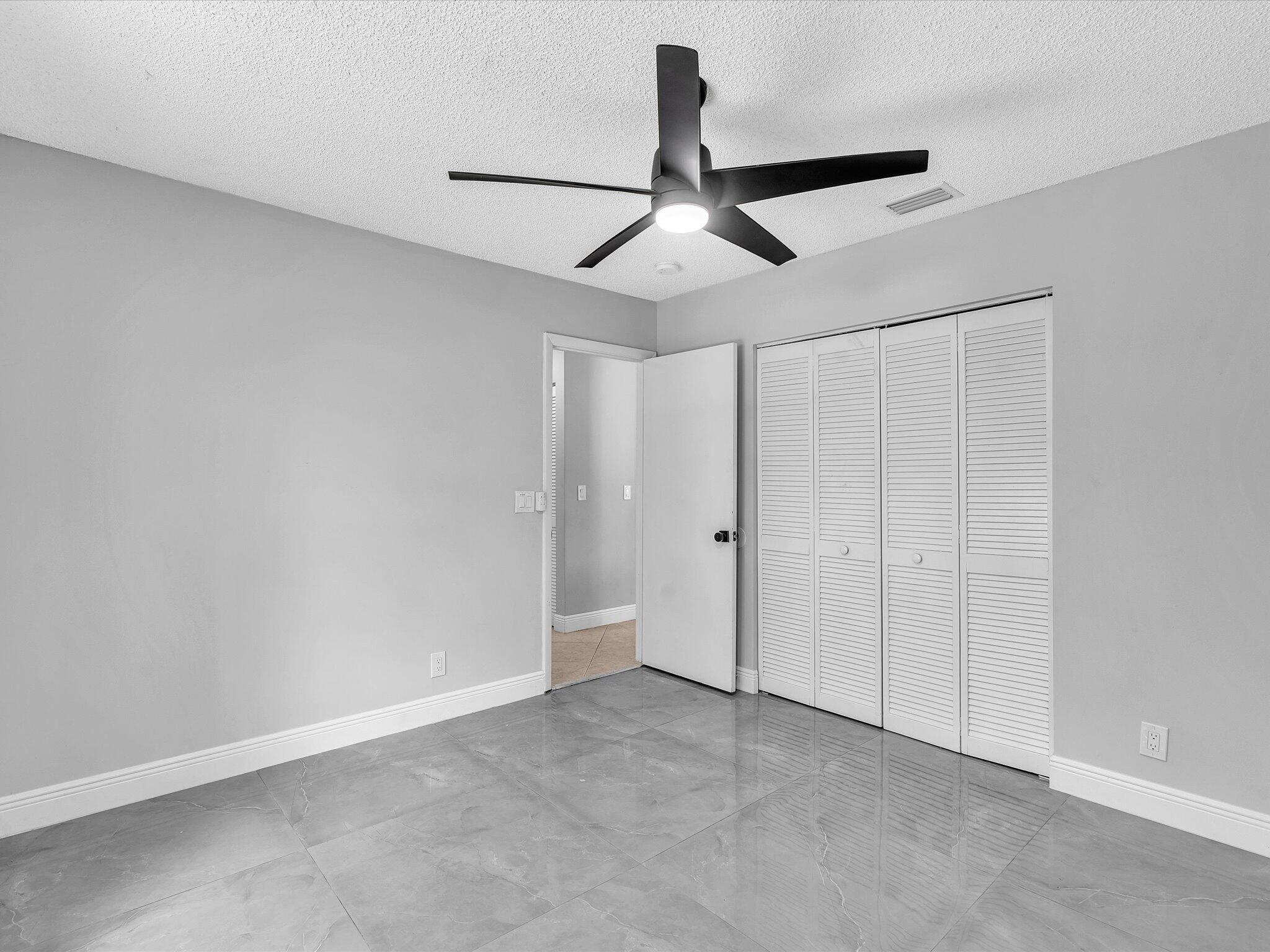 GLENOAKS - Residential