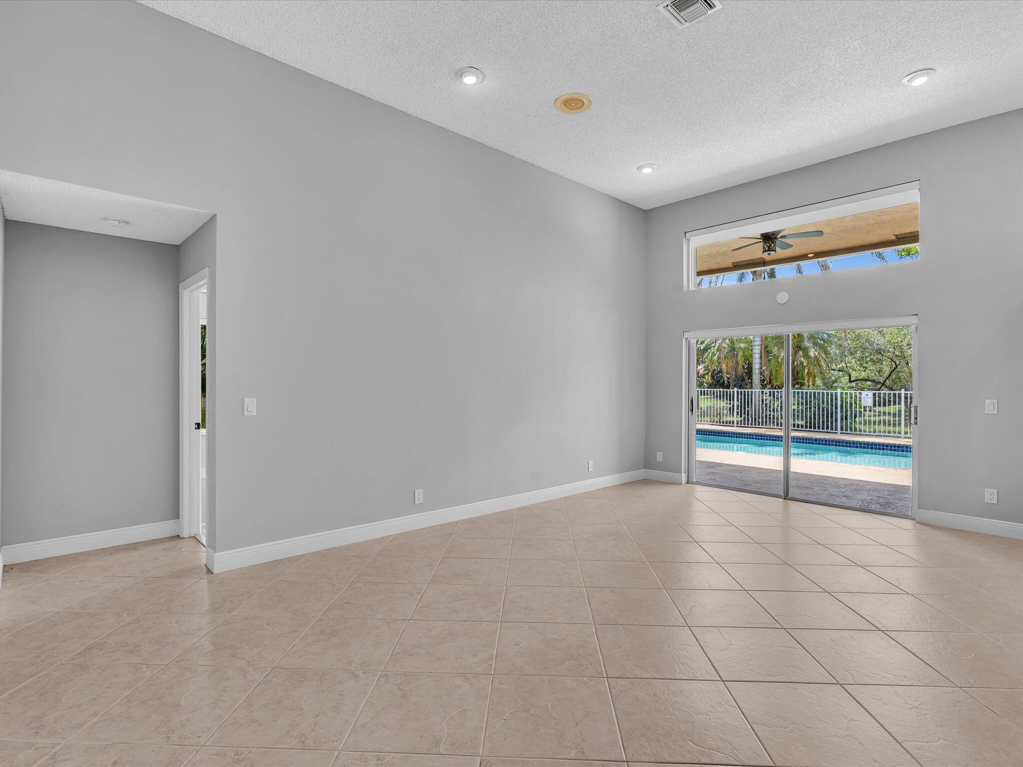 GLENOAKS - Residential