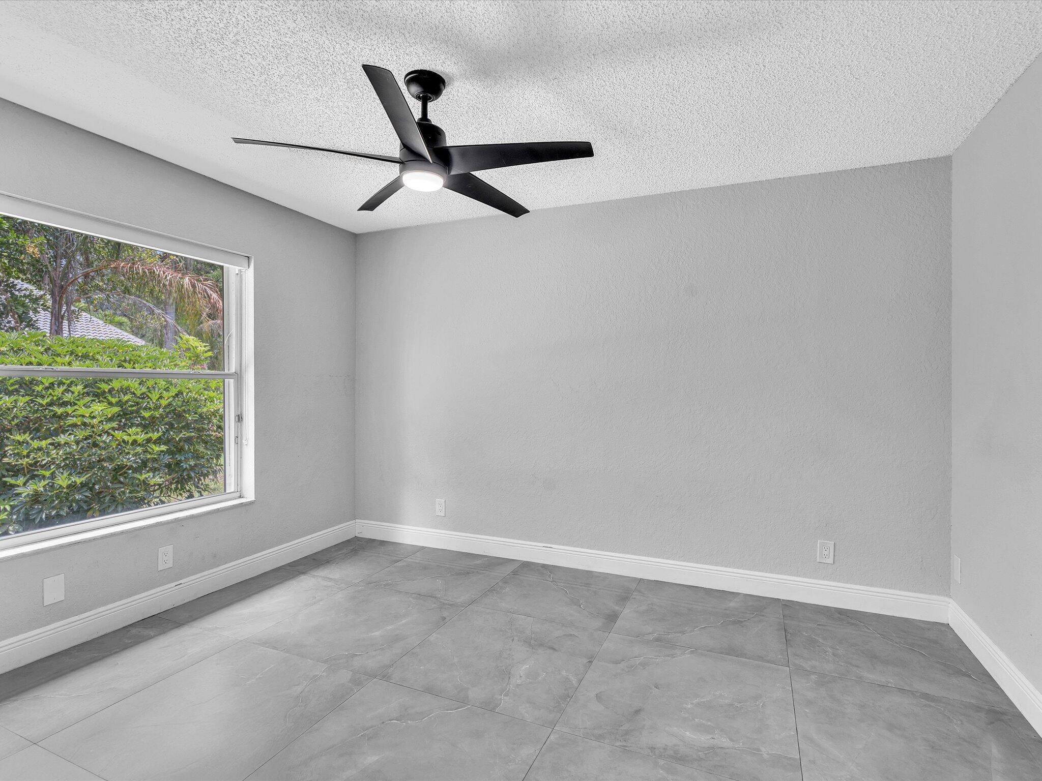GLENOAKS - Residential