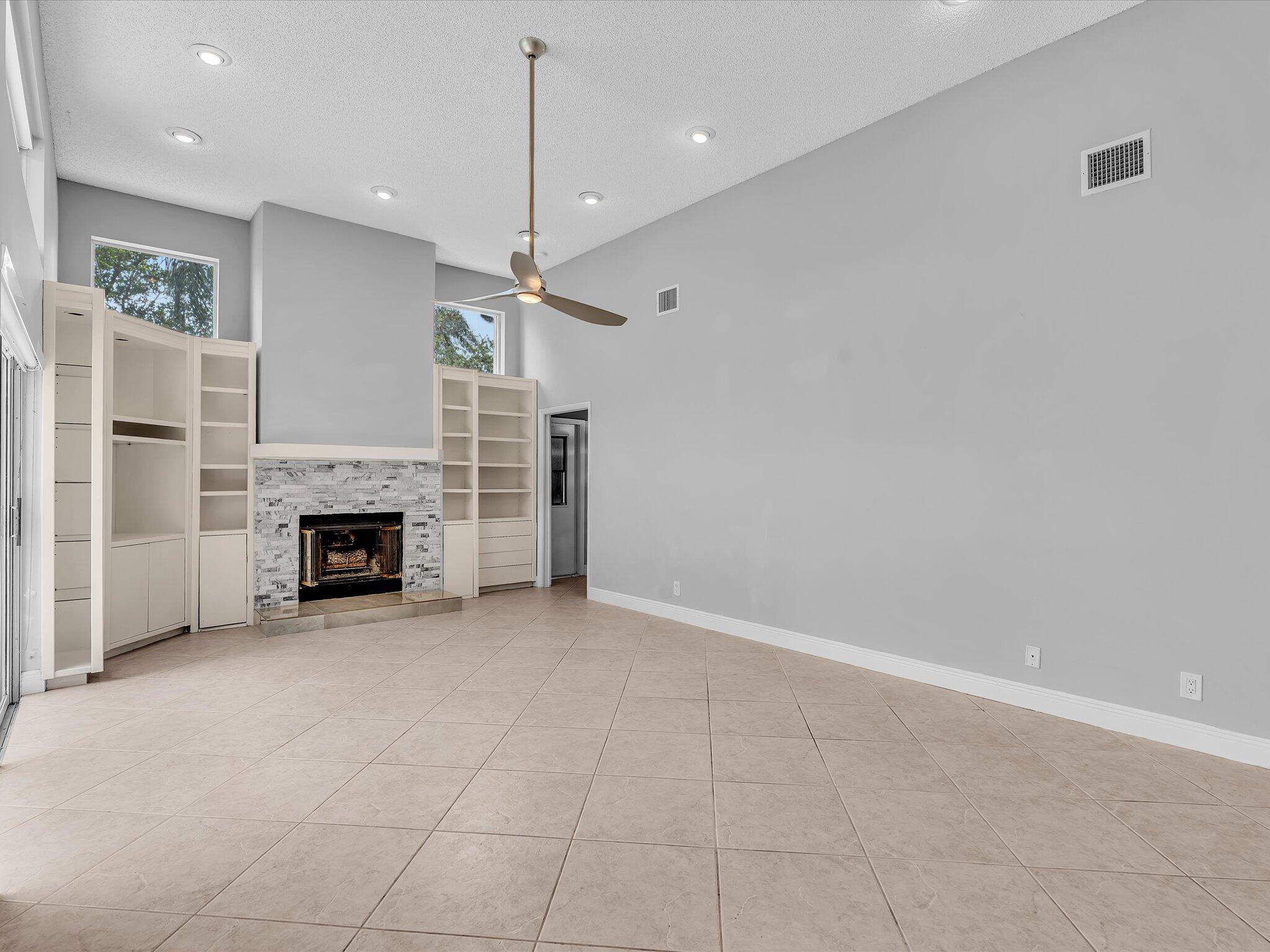 GLENOAKS - Residential