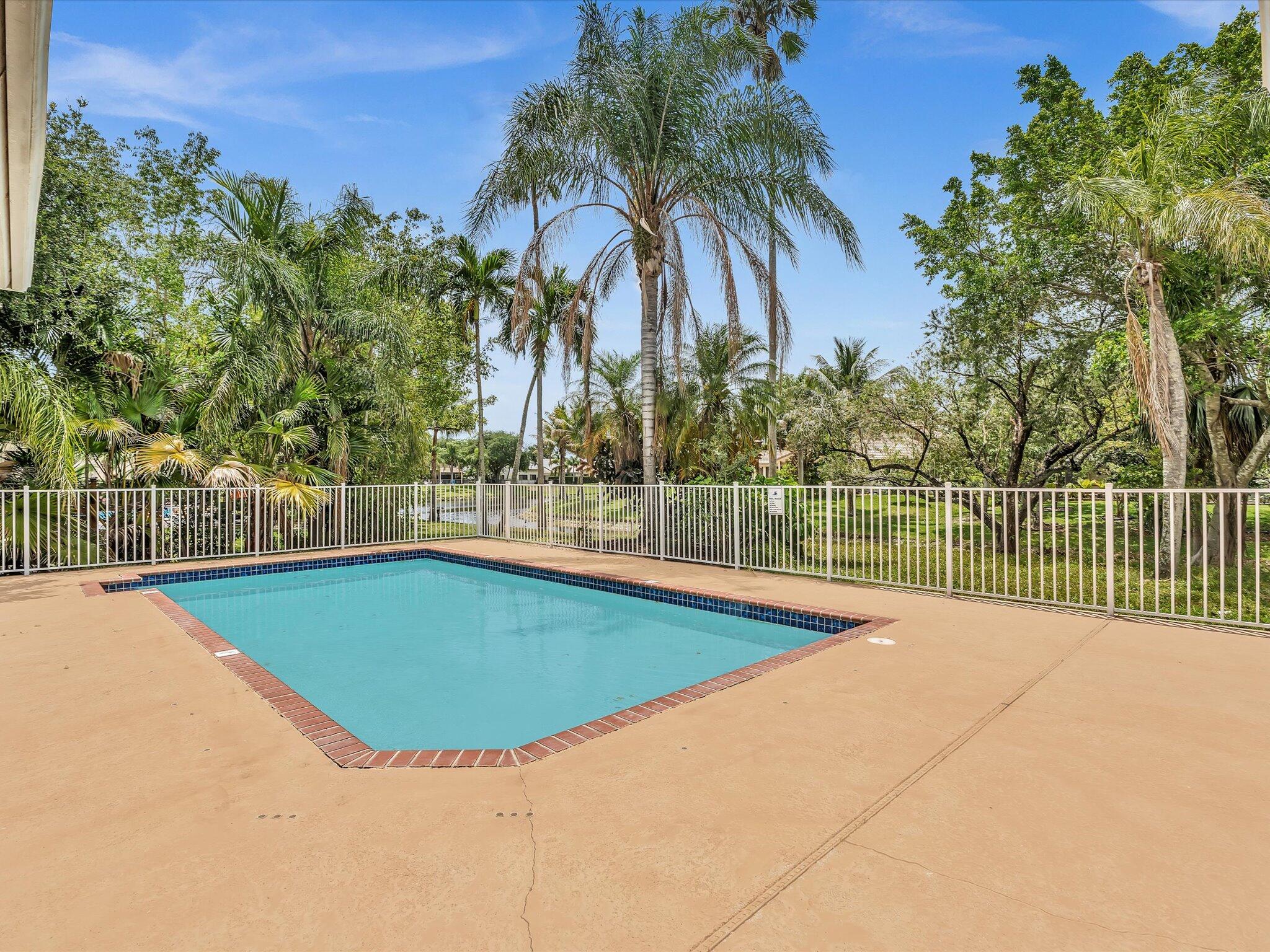 GLENOAKS - Residential