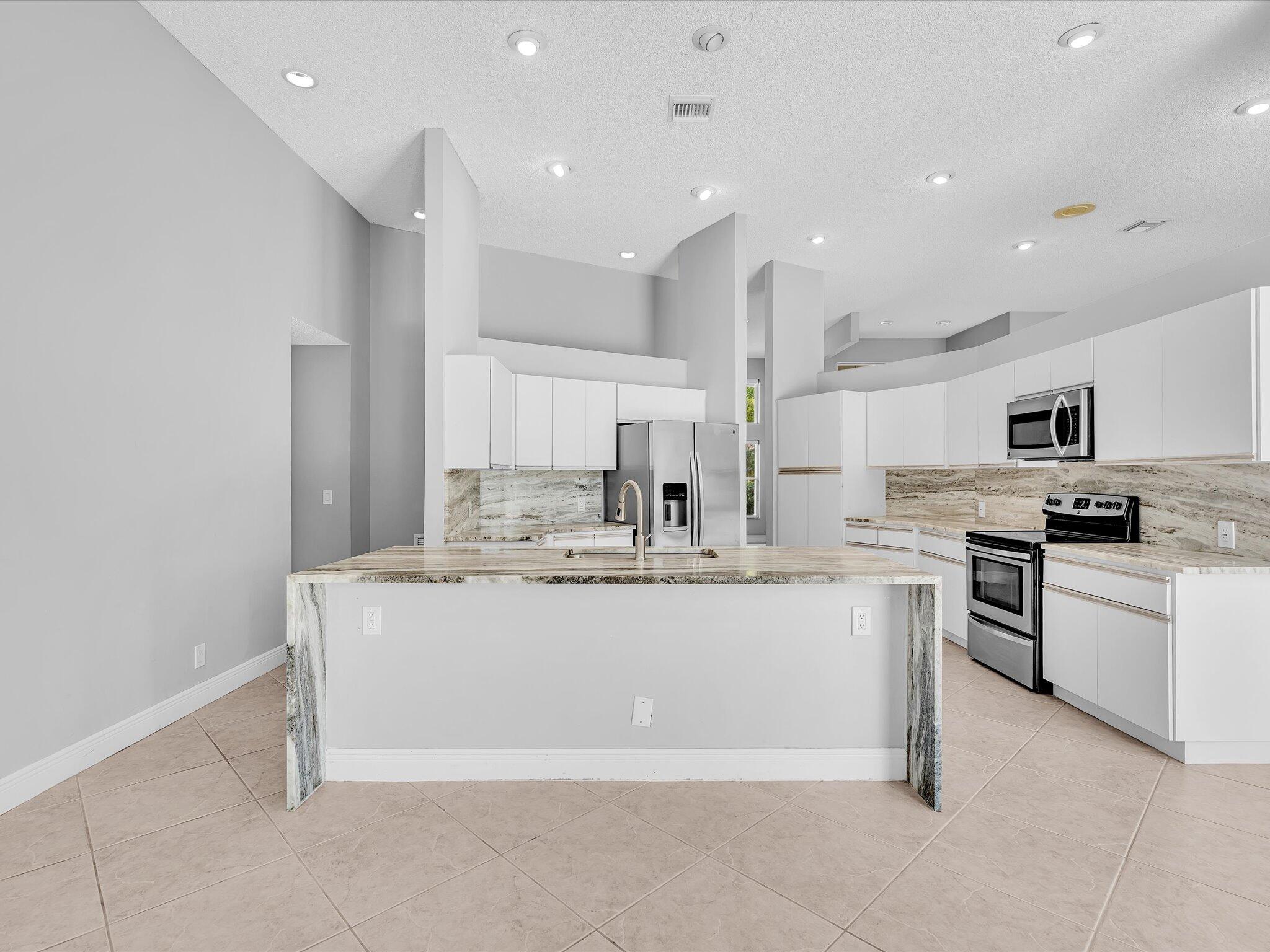 GLENOAKS - Residential