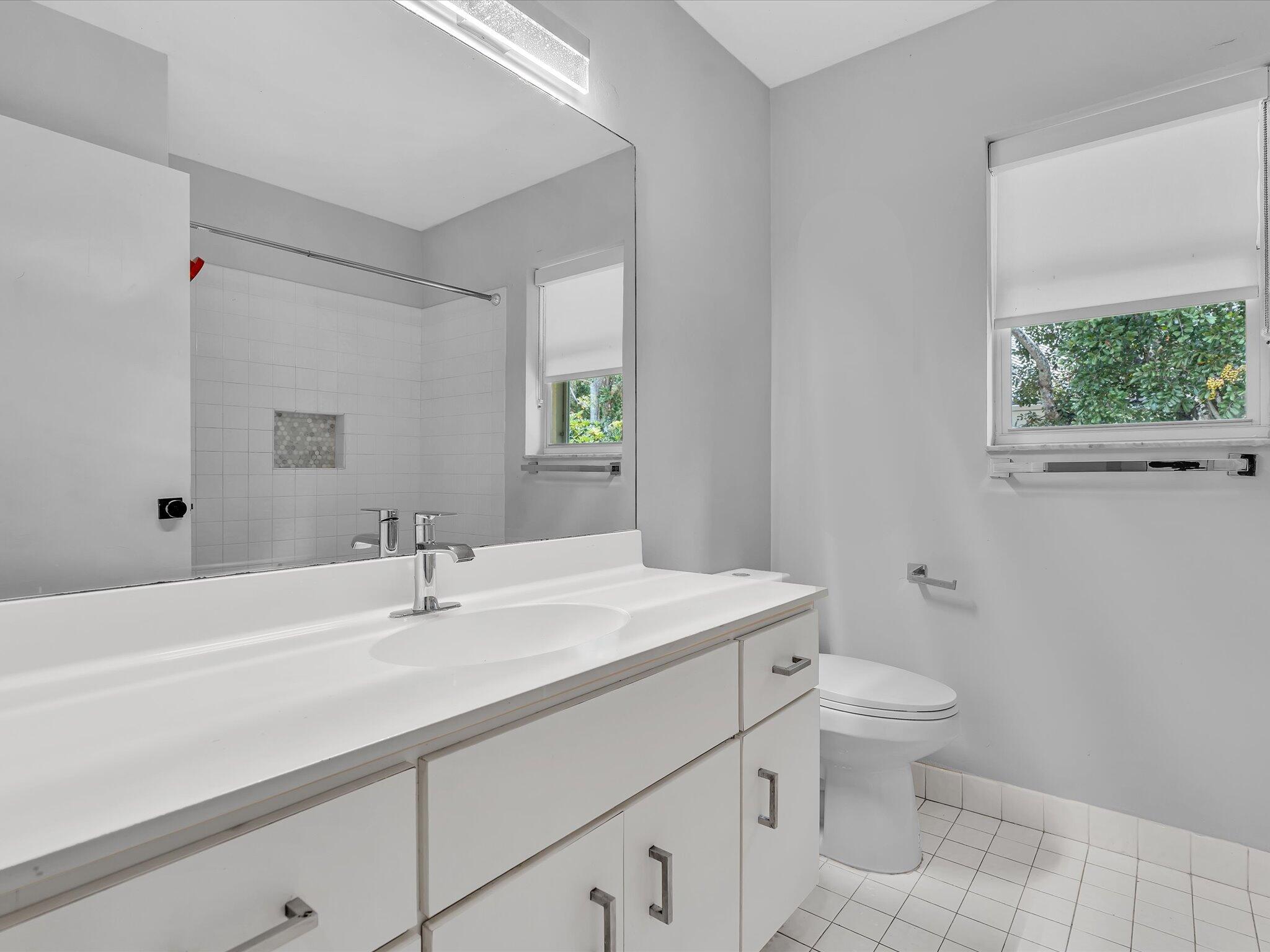 GLENOAKS - Residential