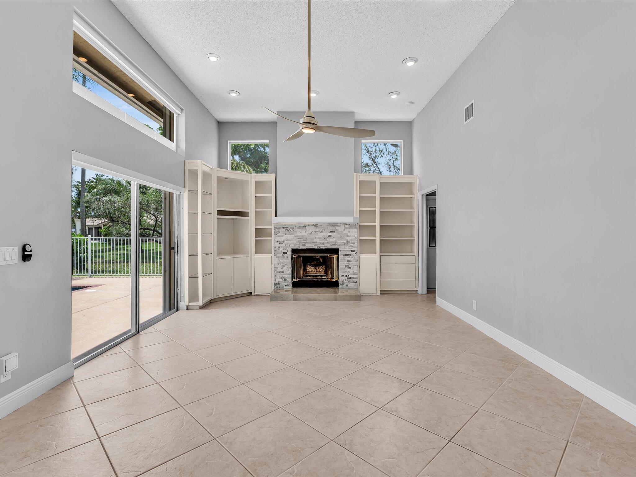 GLENOAKS - Residential