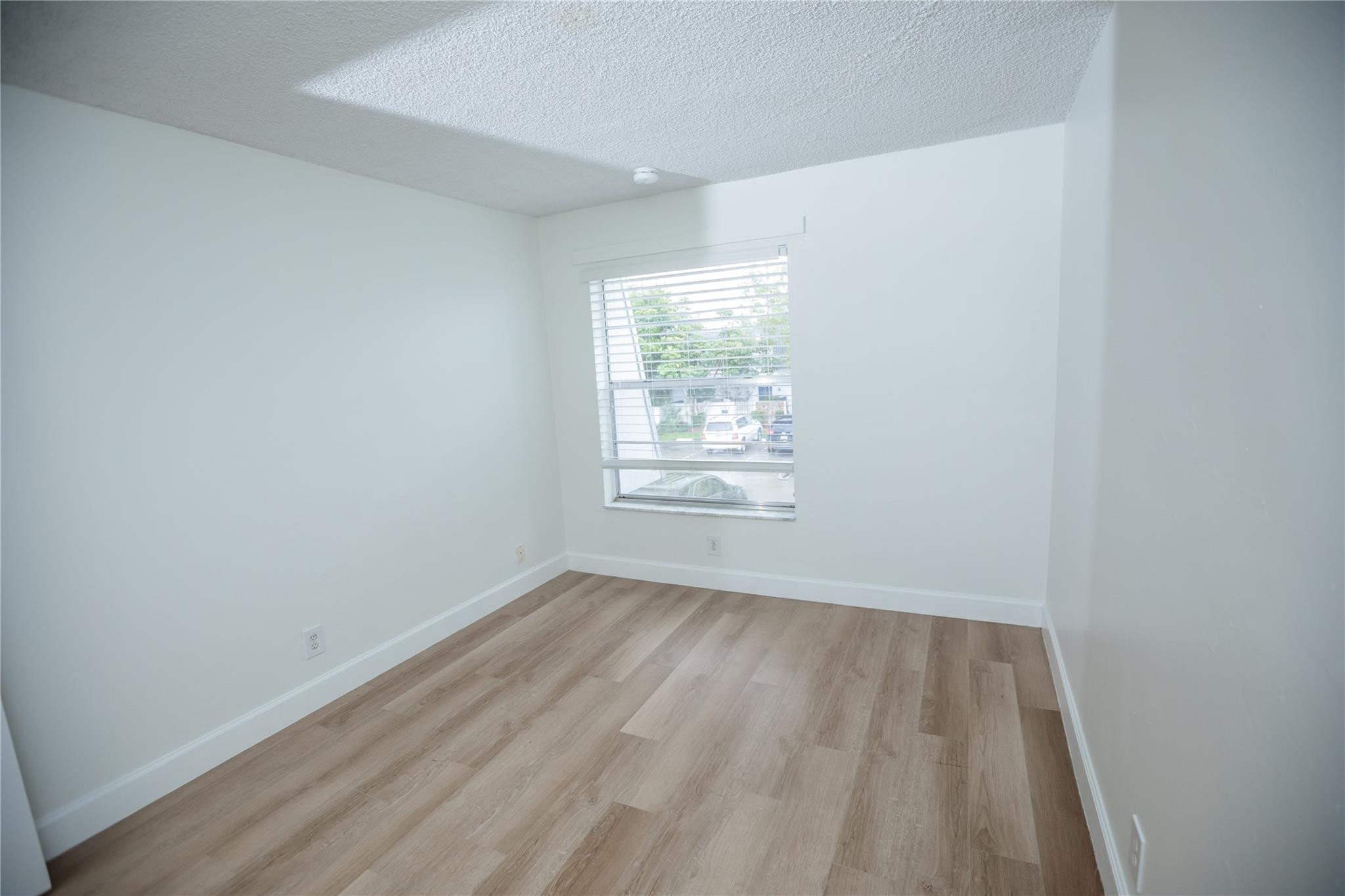 NOVA TOWNHOUSES CONDOMINIUM 2 - Residential Lease