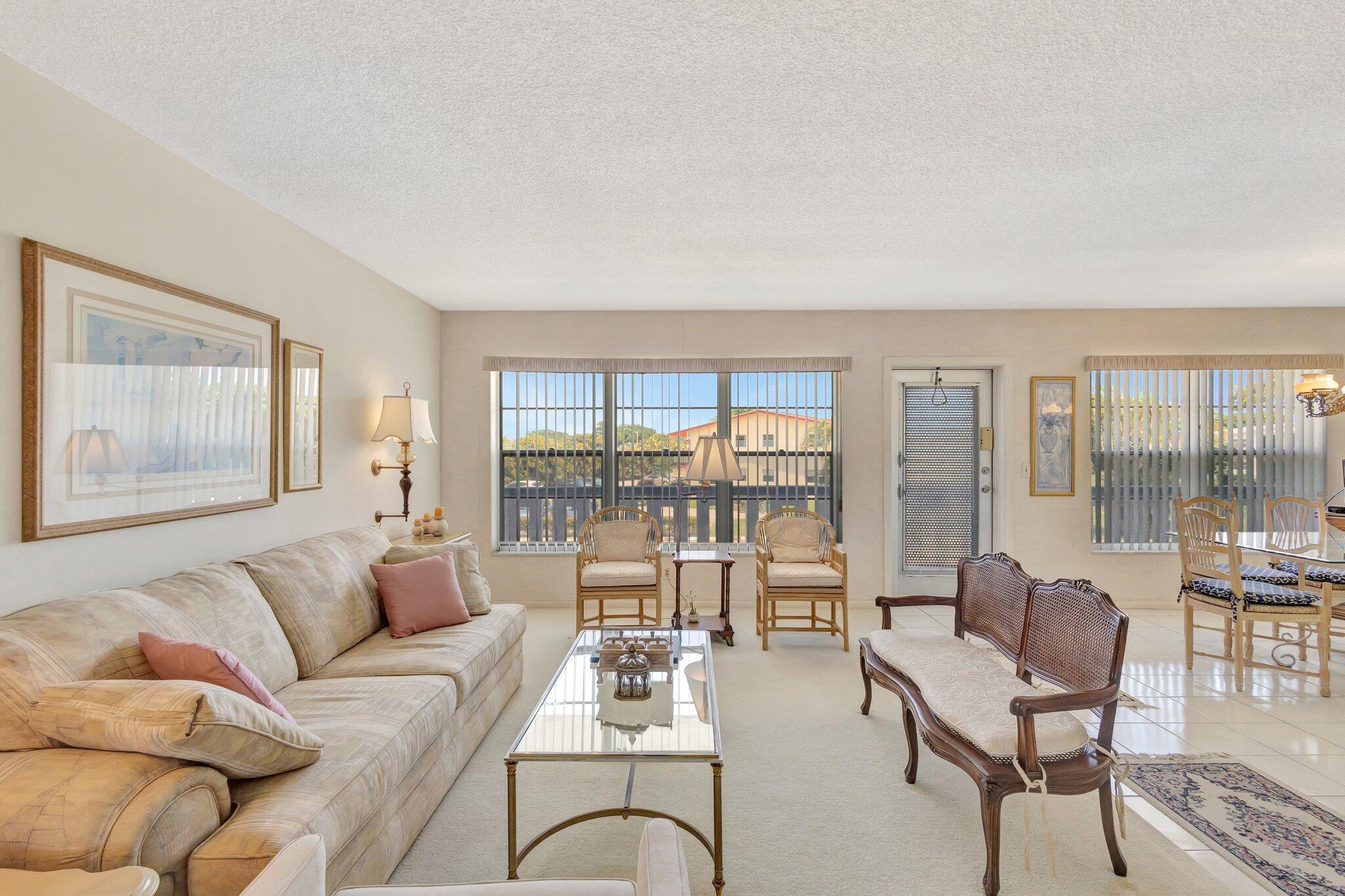 212 Wellington F