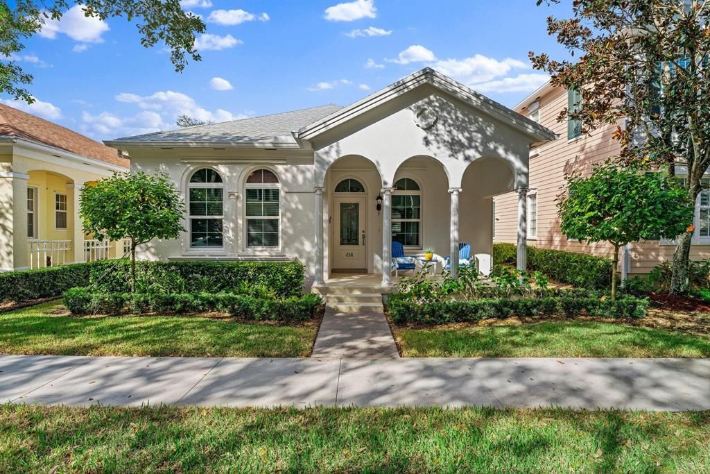 Photo of 238 Newhaven Boulevard, Jupiter, FL 33458 (MLS # R10874400)