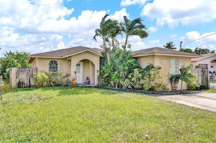 Beautiful 4 bedroom, 3 full bathroom home built in 2005.   Huge 7,178 sq ft fenced yard with plenty of room for a pool or family get togethers. Spacious living room, dining room plus a family room AKA "man cave".  The kitchen has stainless steel appliances. There's an interior laundry room with plenty of storage.  Huge master bedroom ensuite with a walk-in closet.  This home has a great layout, is light filled and is the perfect place to relax and raise a family.  Don't miss the opportunity to call this place "Home". Beautiful 4 bedroom, 3 full bathroom home built in 2005.   Huge 7,178 sq ft fenced yard with plenty of room for a pool or family get togethers. Spacious living room, dining room plus a family room AKA "man cave".  The kitchen has stainless steel appliances. There's an interior laundry room with plenty of storage.  Huge master bedroom ensuite with a walk-in closet.  This home has a great layout, is light filled and is the perfect place to relax and raise a family.  Don't miss the opportunity to call this place "Home".