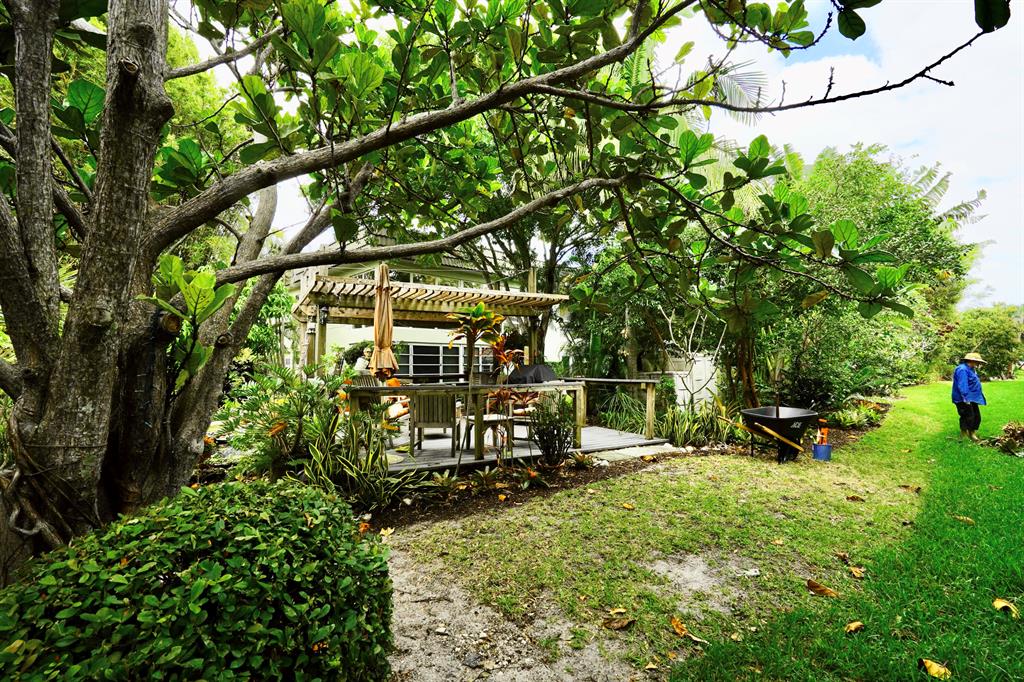 COLONNADES CONDOMINIUM NO - Residential