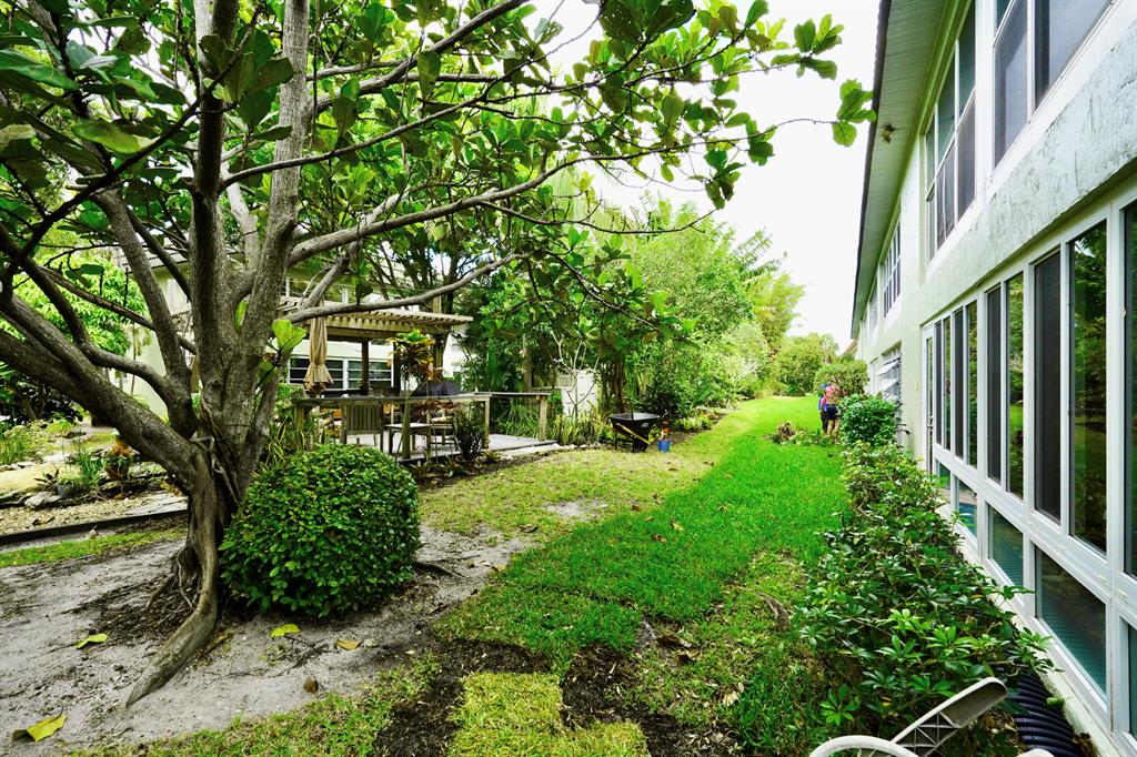 COLONNADES CONDOMINIUM NO - Residential