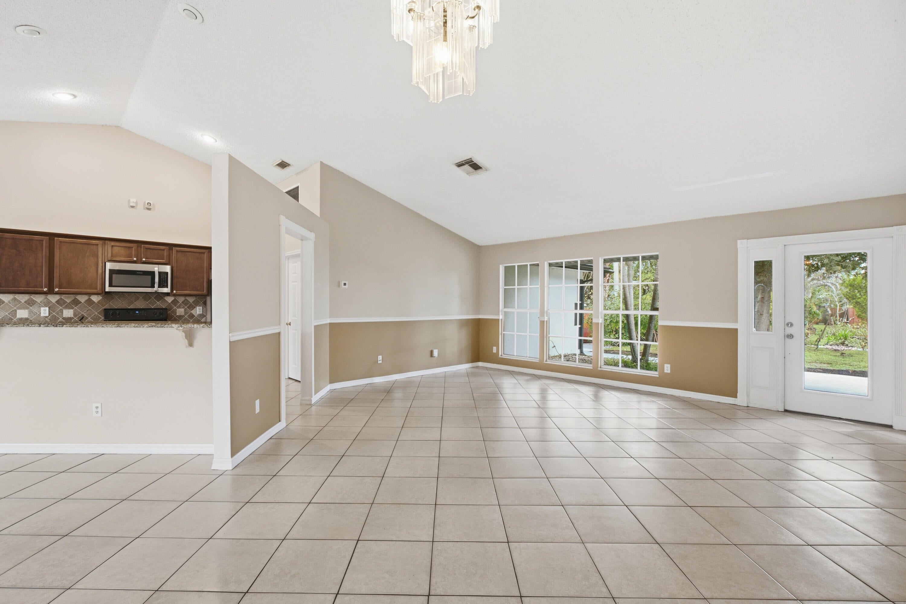 1206 SW Emerald Avenue