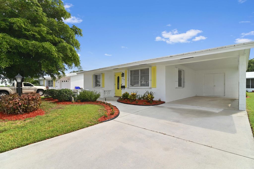 Photo of 519 SW 16th Street, Boynton Beach, FL 33426 (MLS # R11013155)