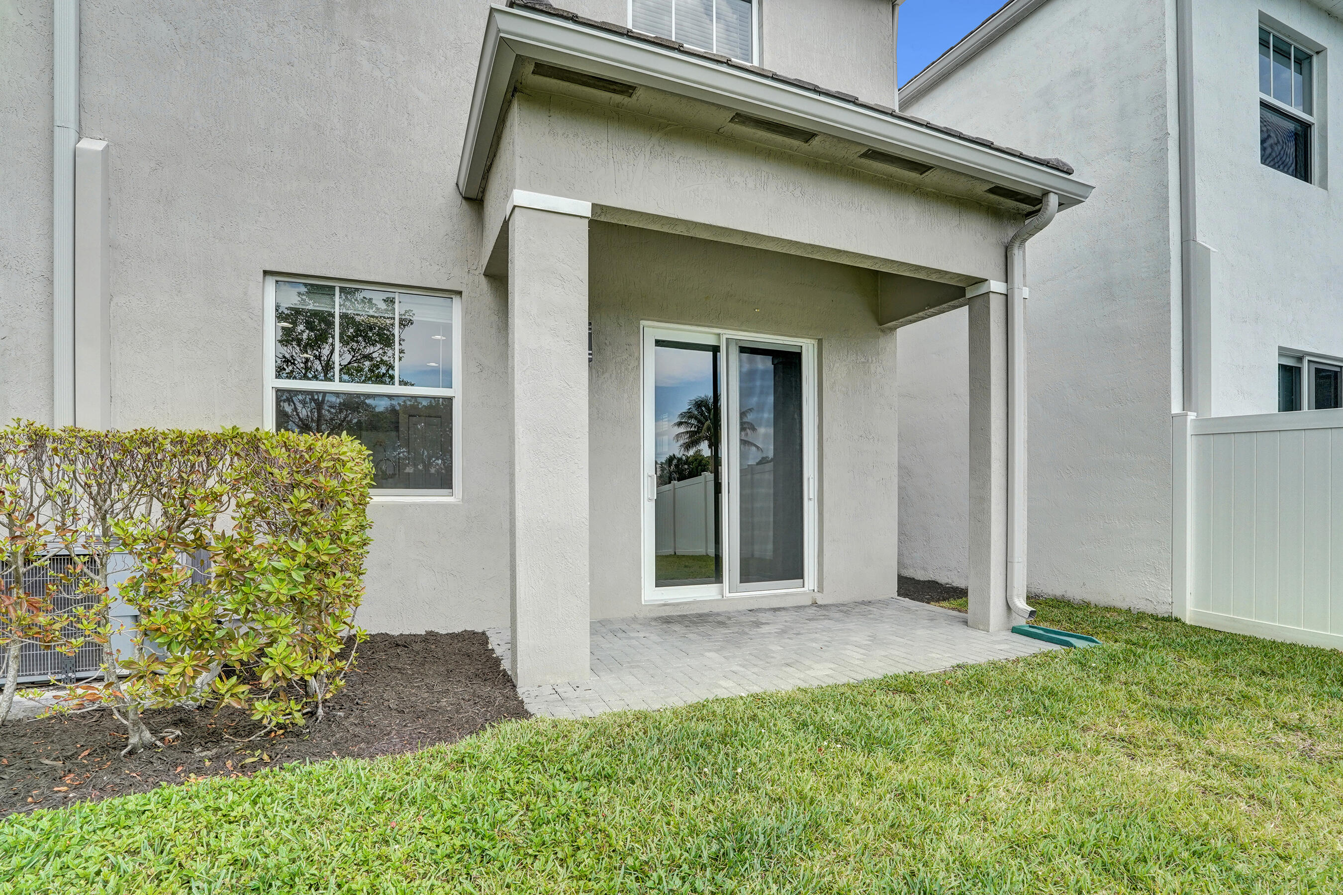 TRAILS AT CENTRAL PARC - Residential Lease