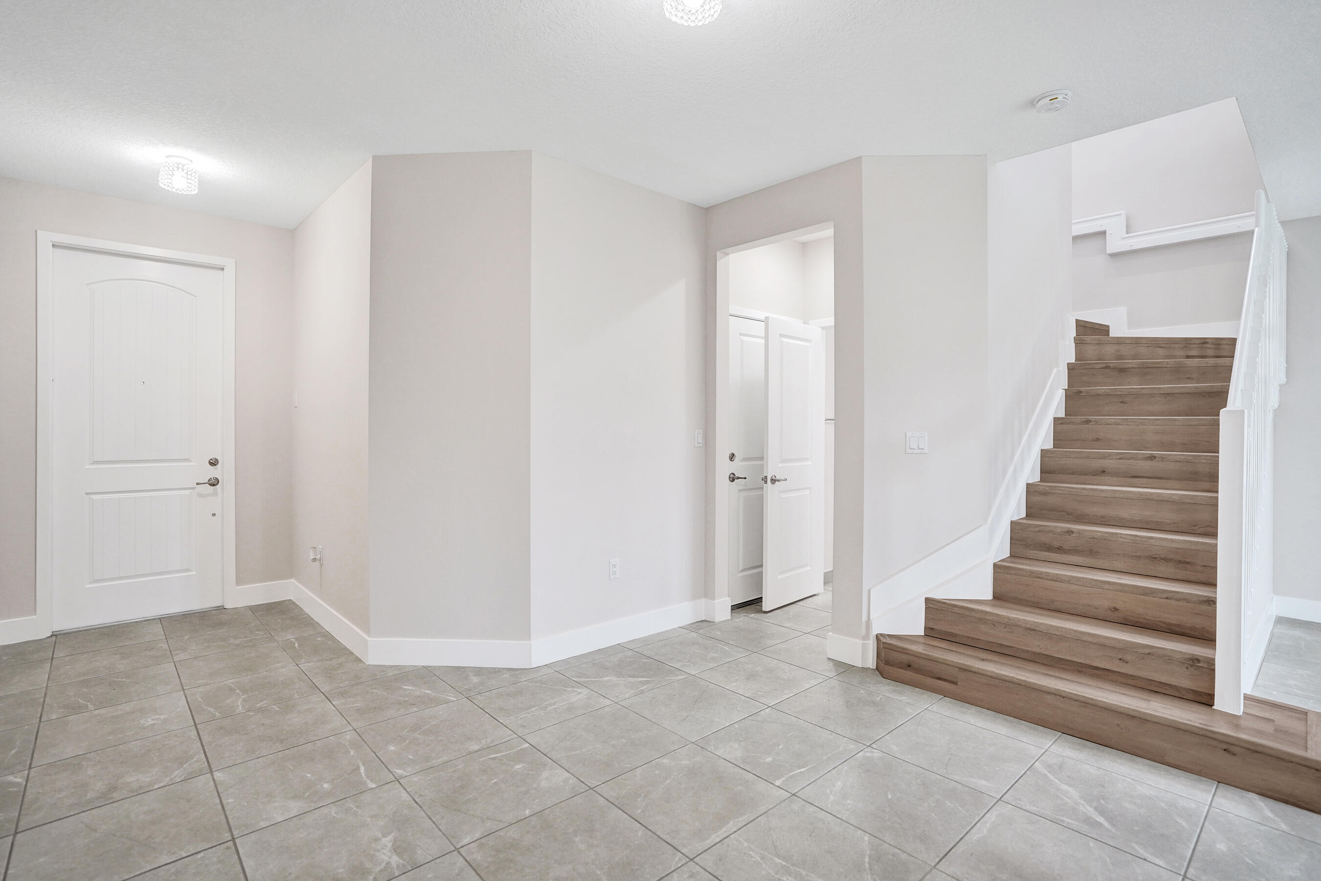 TRAILS AT CENTRAL PARC - Residential Lease