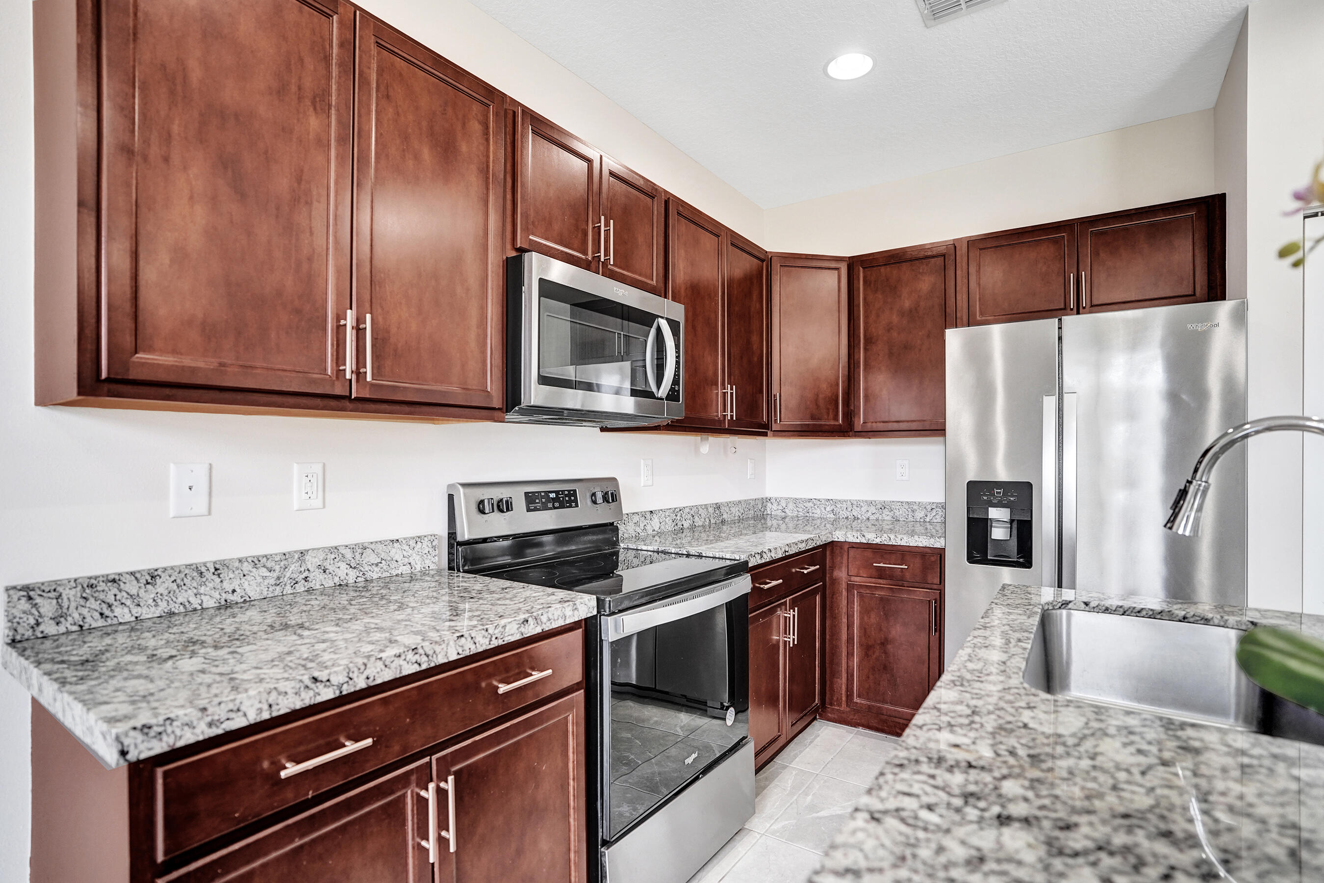 TRAILS AT CENTRAL PARC - Residential Lease
